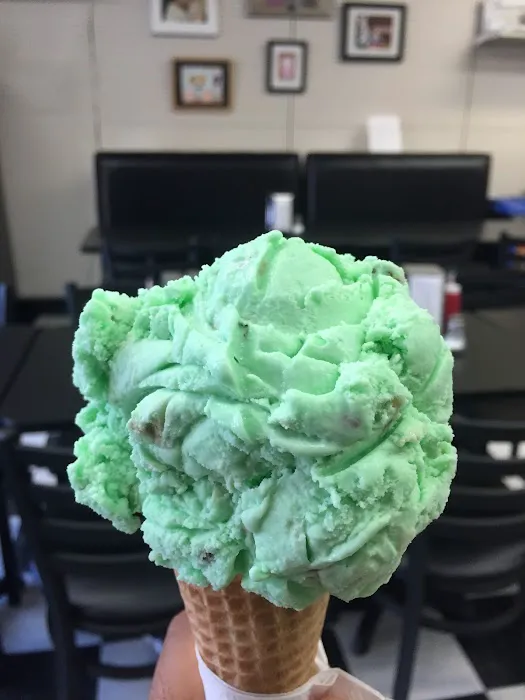 Dichter Pharmacy & Soda Shop 3