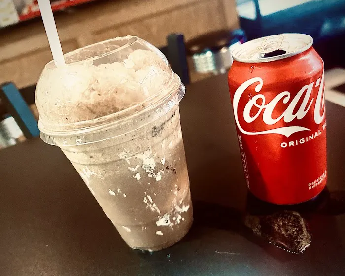 Dichter Pharmacy & Soda Shop 0