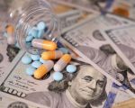 How Pharmacy Cost Comparison Tools Online Help You Save on Medications